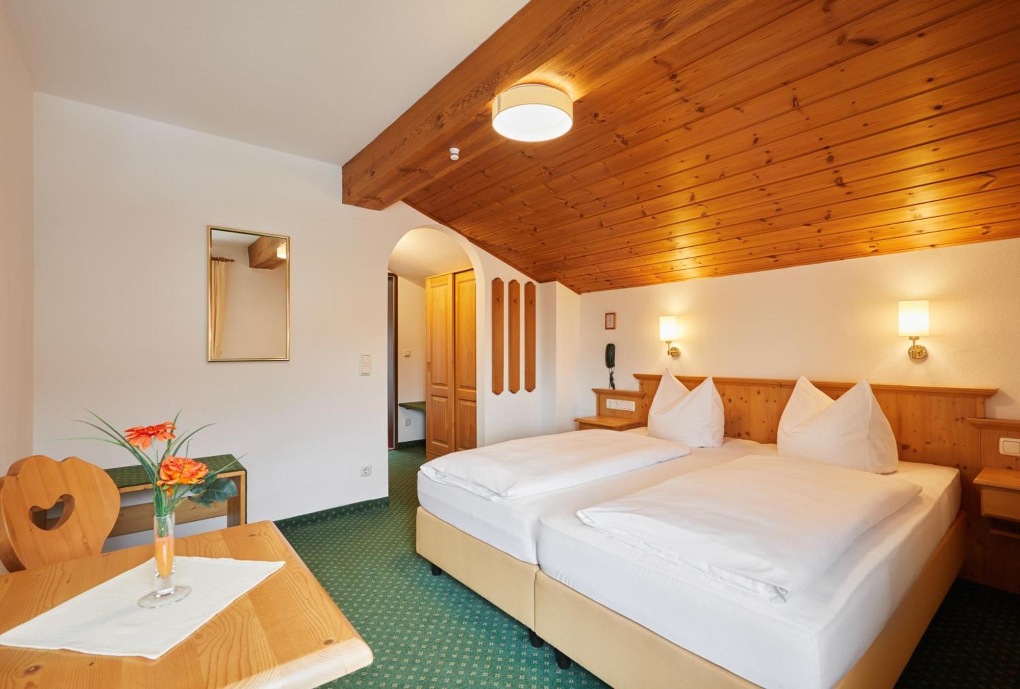 Hotel Garni Zugspitz Farchant Habitación foto