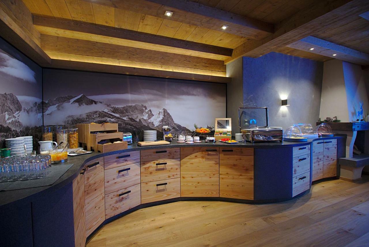 Hotel Garni Zugspitz Farchant Exterior foto